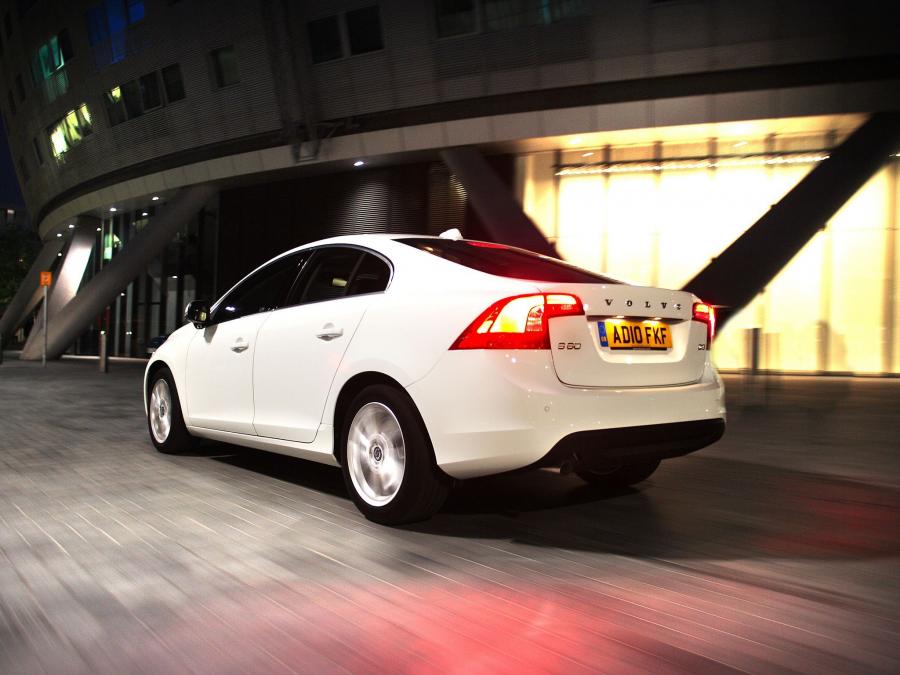  Volvo S60 D3 2010 года  (UK) (фото 16 из 27)